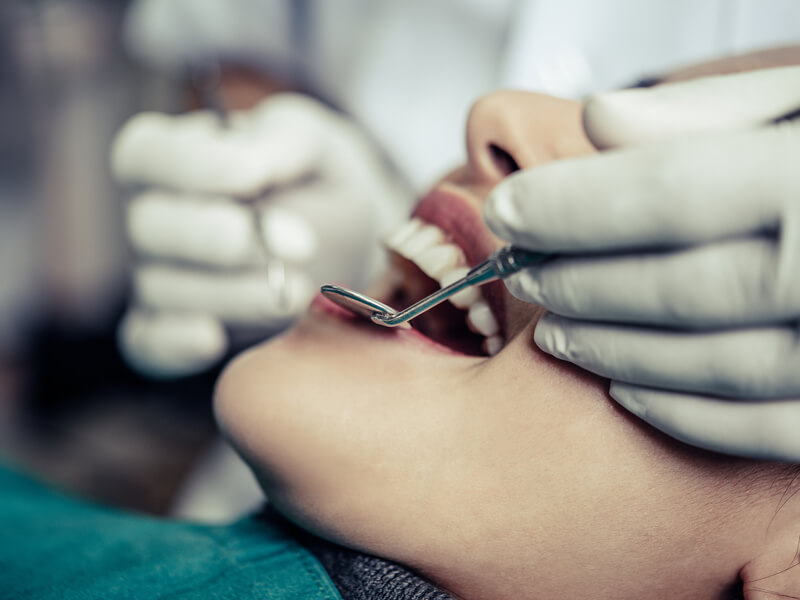 safe and painless tooth extraction explained
